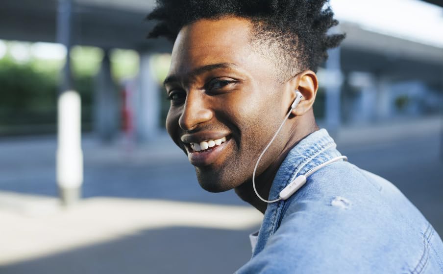 JBL Tune 215 Auriculares inalámbricos con Bluetooth, Sonido Pure Bass y conexión multipunto, batería de 16 horas con carga rápida, color blanco