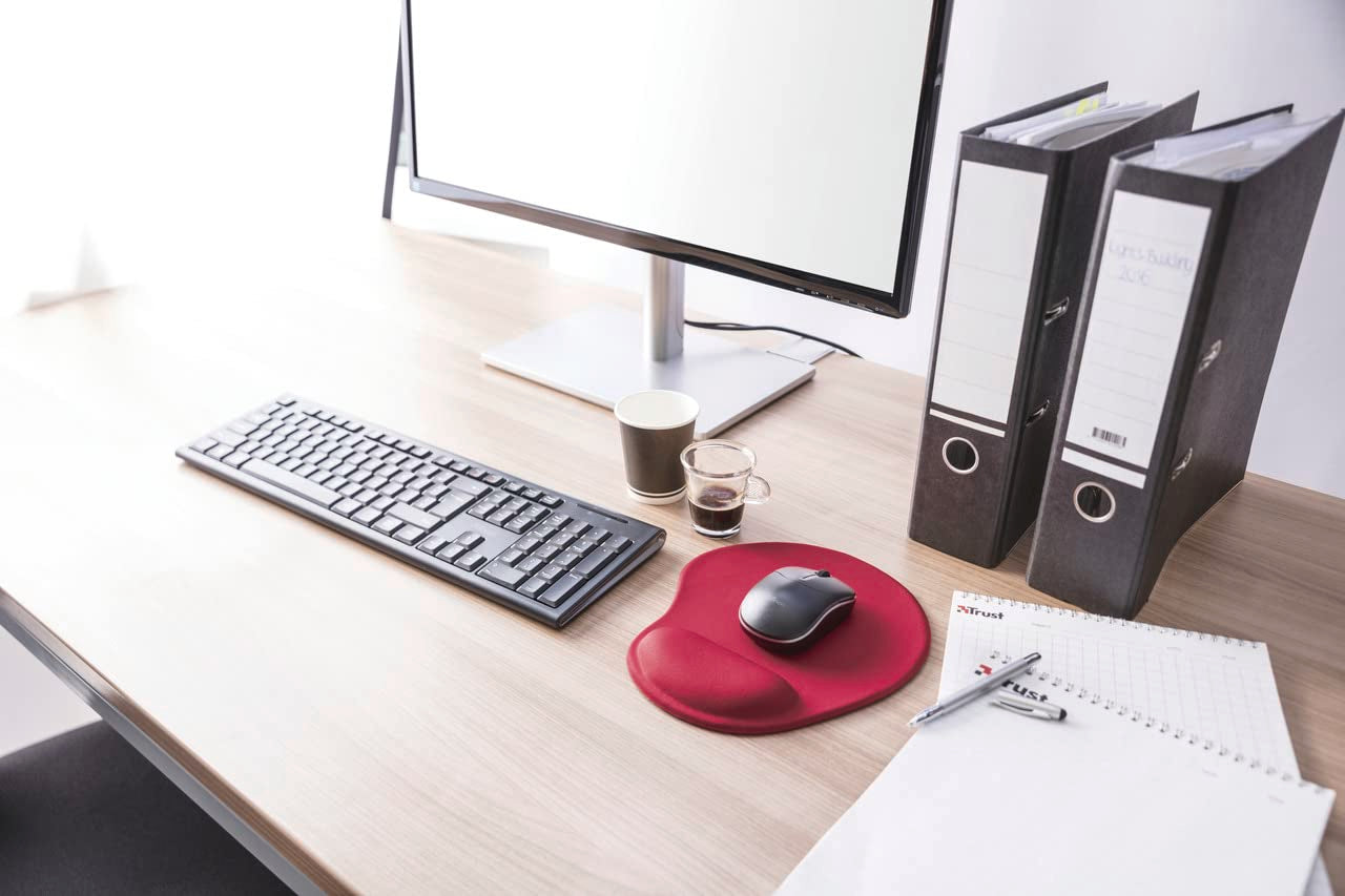 Trust Bigfoot Tapis de souris ergonomique avec repose-poignet en gel, base antidérapante, tapis de souris avec surface en microfibre pour ordinateur, PC, ordinateur portable – Rouge