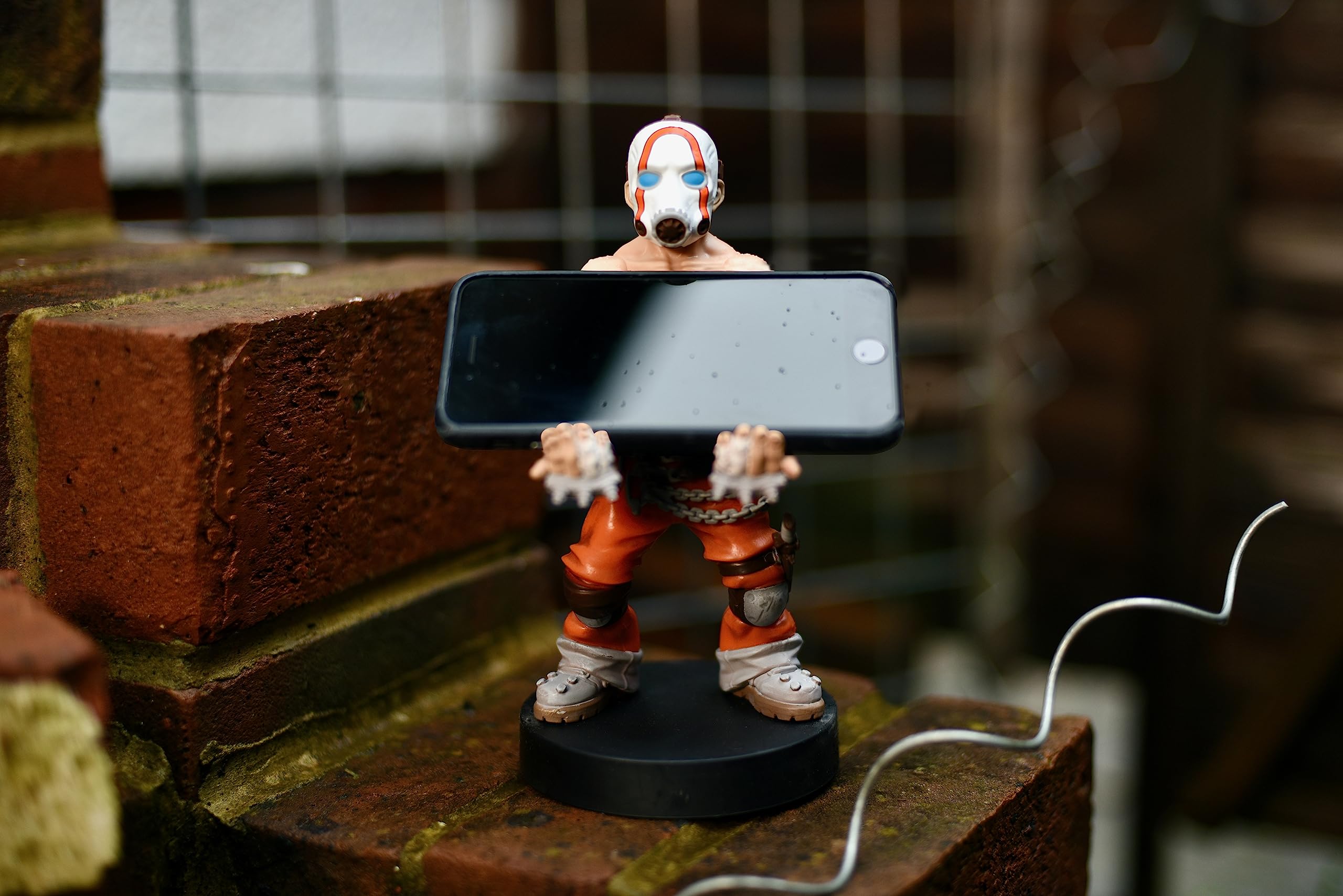 Cable Guys - Borderlan DS - Psycho Bandit Gaming Accessories Holder & Phone Holder for Most Controller (Xbox, Play Station, Nintendo Switch) & Phone
