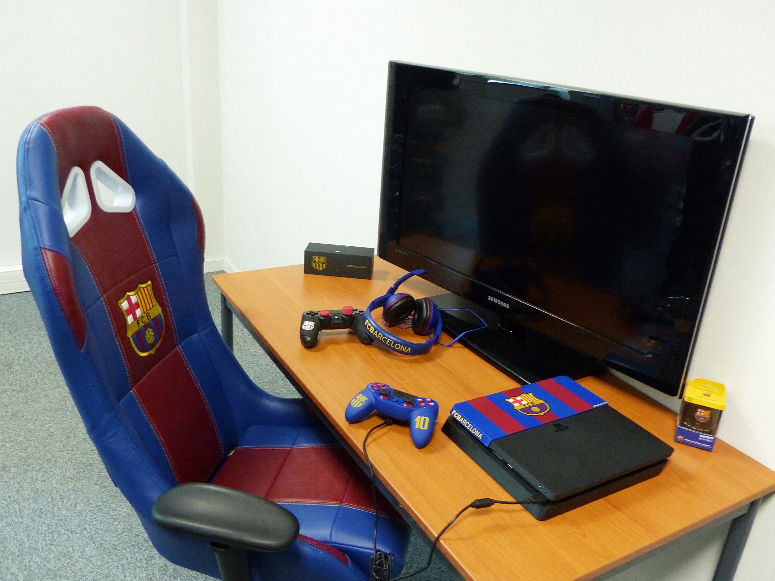 Subsonic - Coque Personnalisée, Licence Officielle FC Barcelone (PS4 Slim)